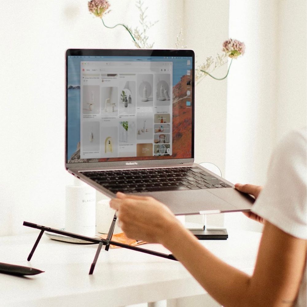 Компактная складная алюминиевая подставка Native Union Fold Laptop Stand