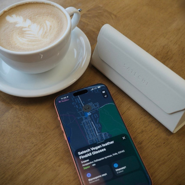 [Футляр для окулярів]