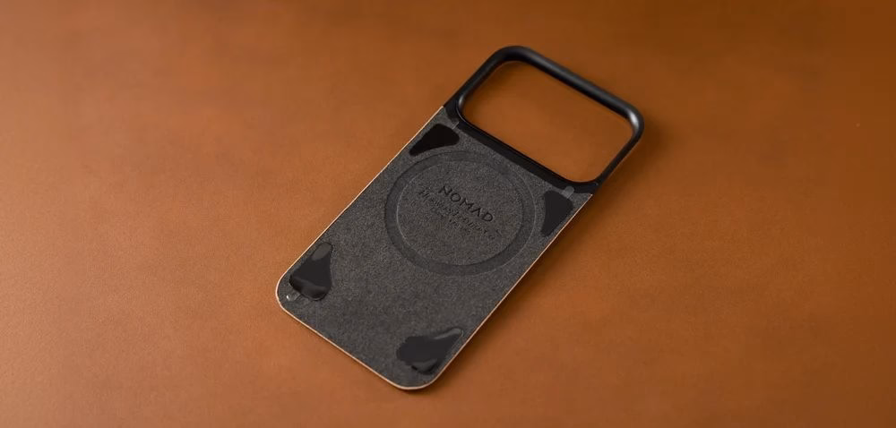 Внутрішній матеріал та мікрофібра Nomad Magnetic Back Horween Saddle