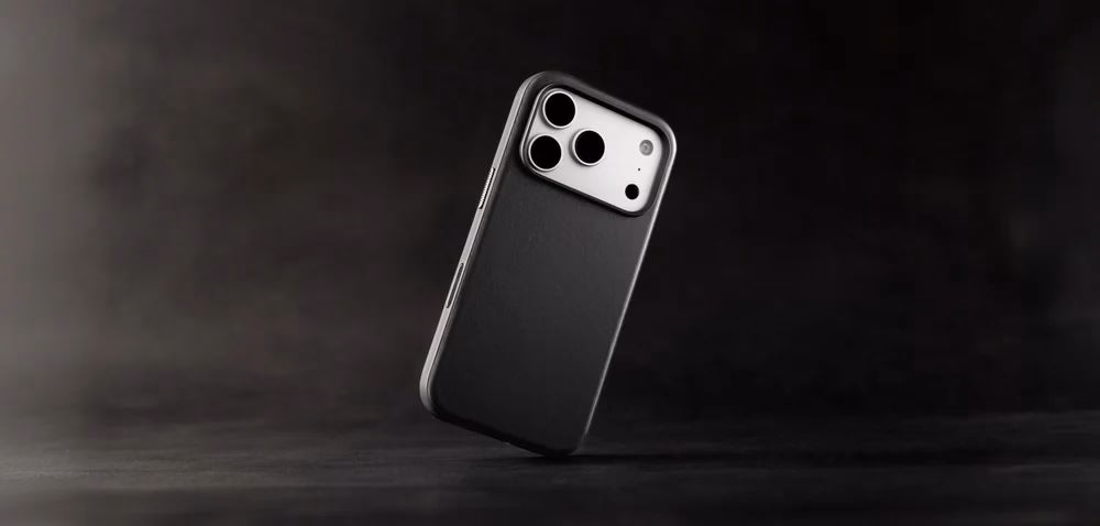 Шкіряний чохол Nomad Modern Horween Black у повний зріст