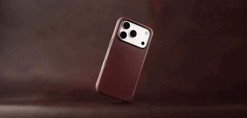 Кожаный чехол Nomad Modern Horween Burgundy в полный рост