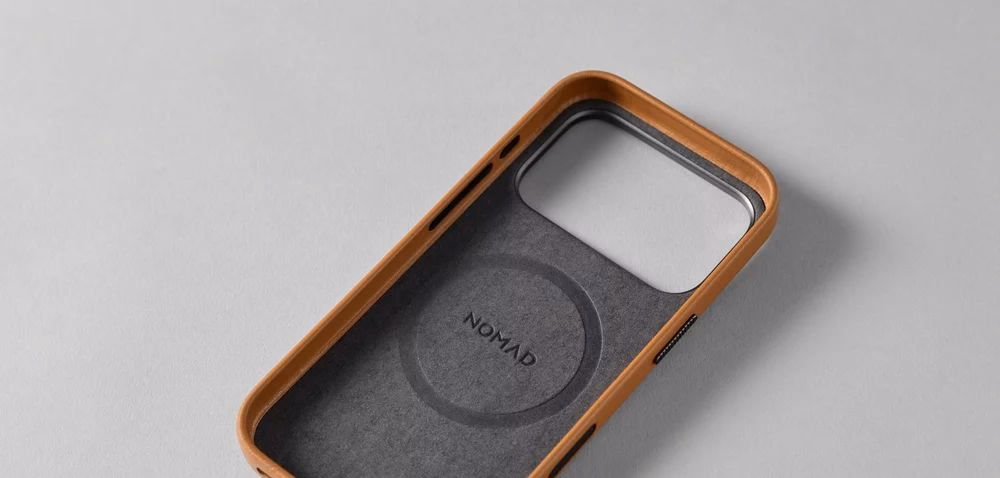 Микрофибра внутри чехла Nomad Traditional Camino English Tan