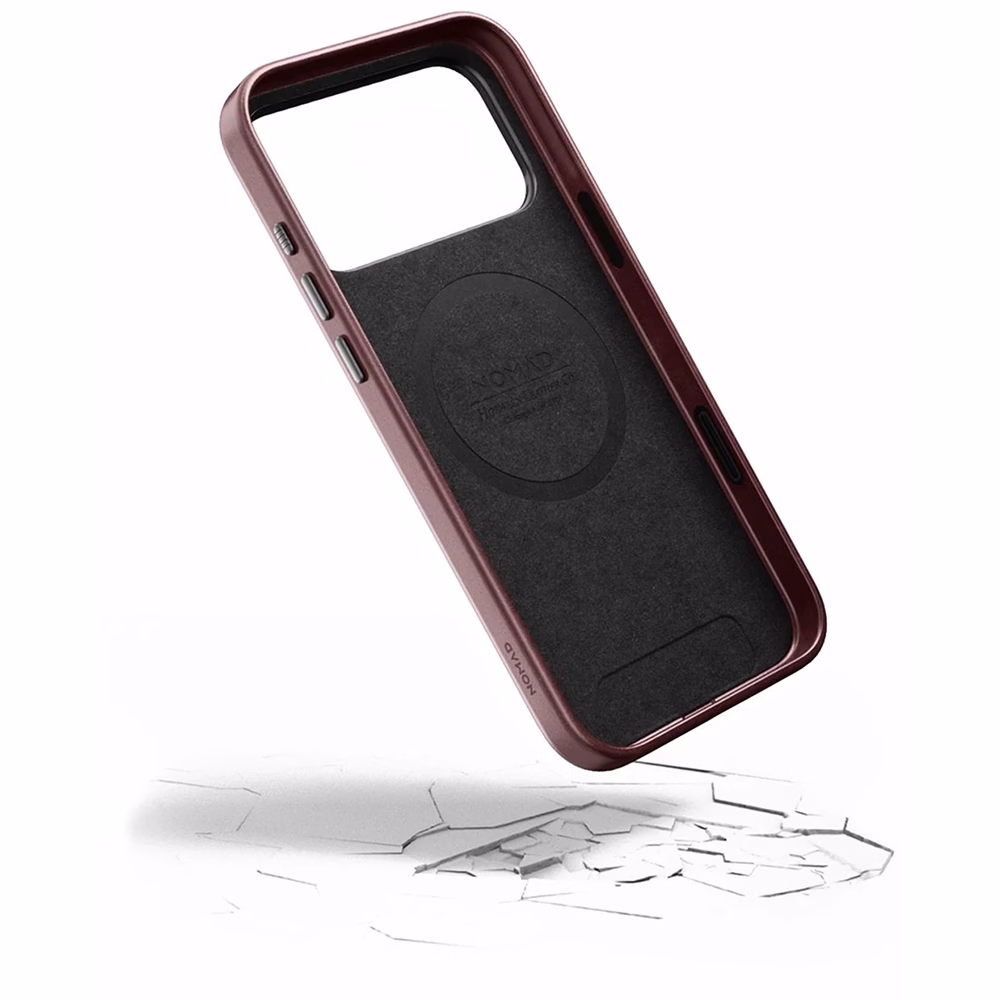 Чехол Nomad Traditional Horween Burgundy падает на угол