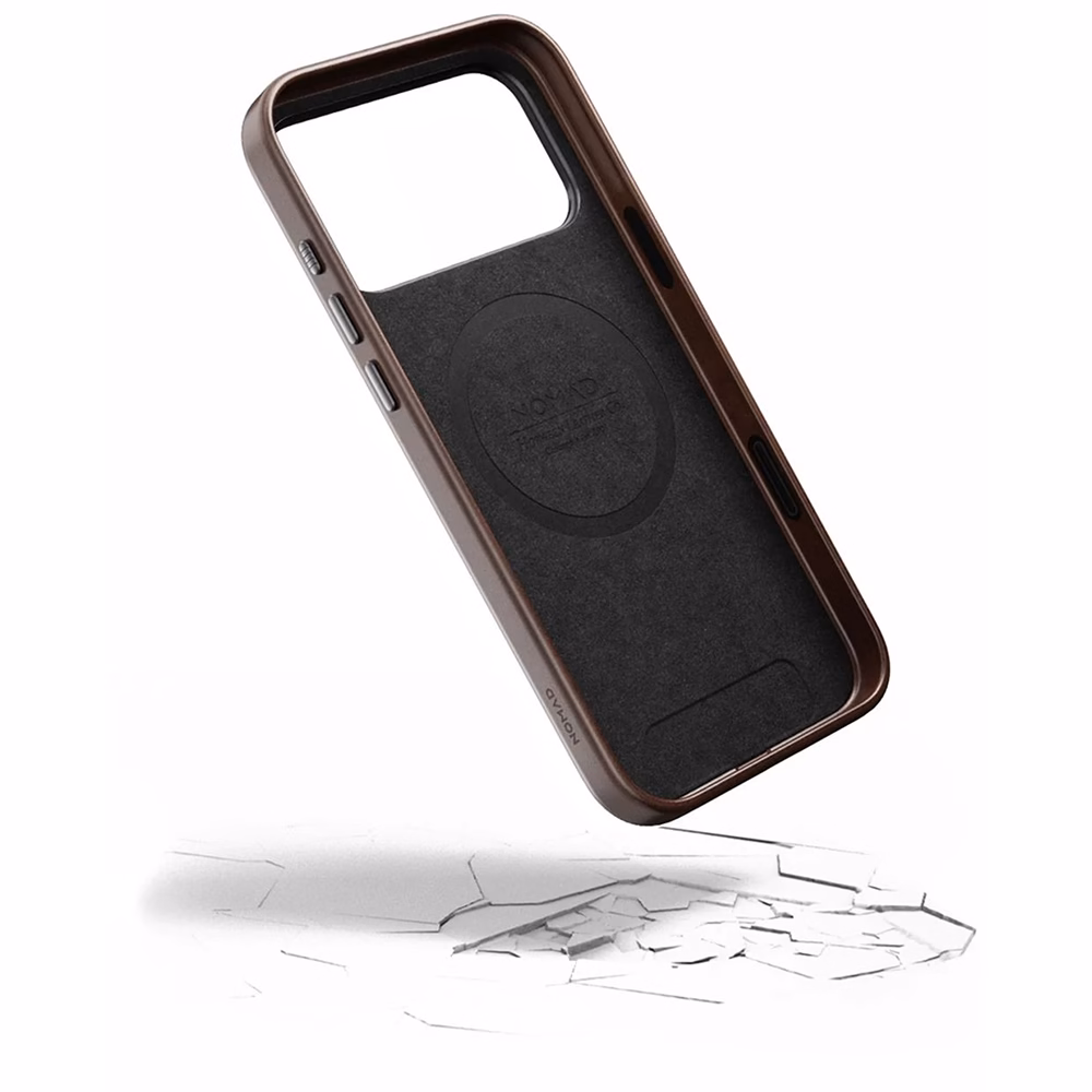 Чехол Nomad Traditional Horween Rustic Brown падает на угол
