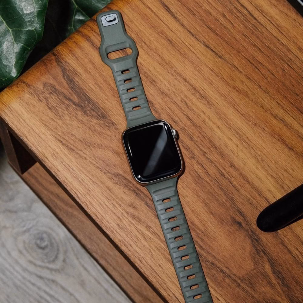 Силиконовый ремешок Nomad Sport Band цвета Ash Green с алюминиевой застежкой