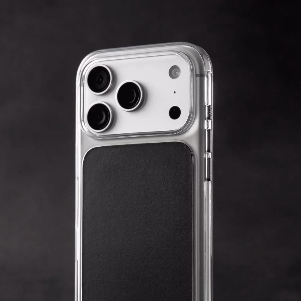 Кнопка камери та шкіряна вставка чохла Nomad Clear Horween Black