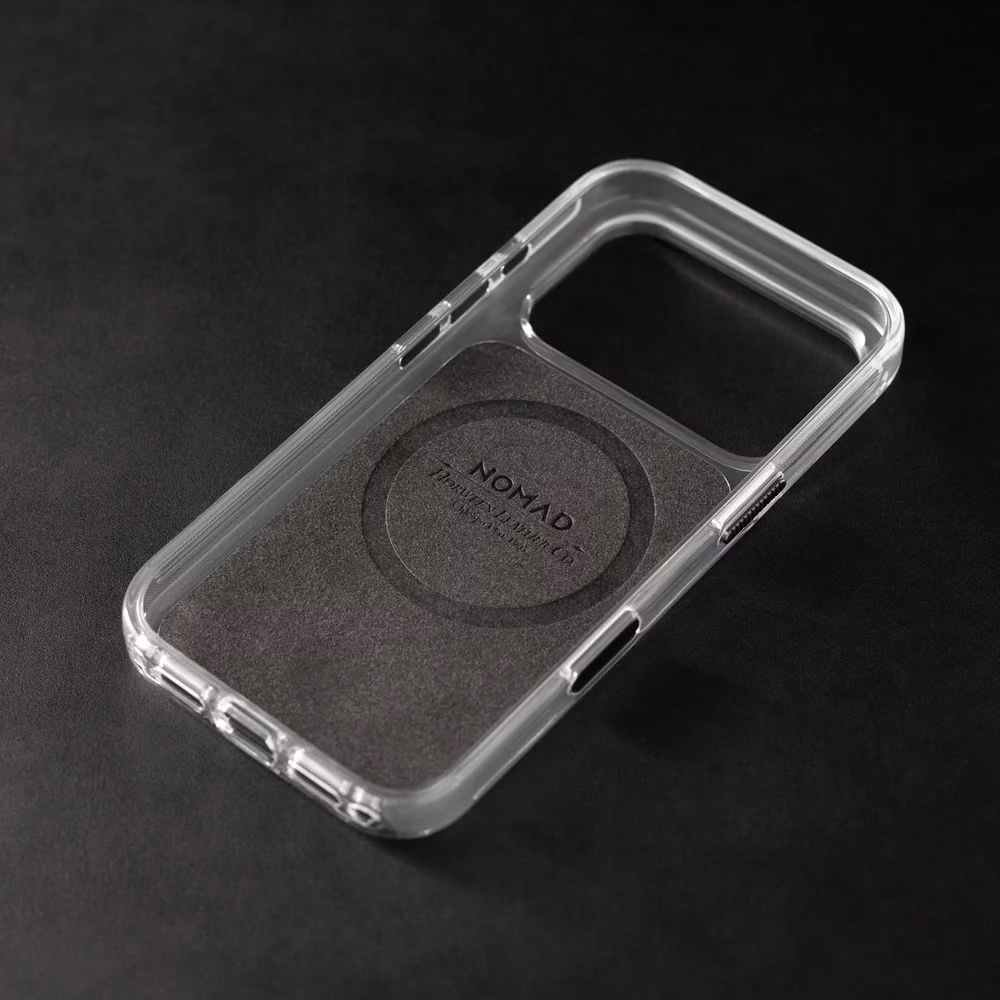 Внутрішня підкладка з мікрофібри у чохлі Nomad Clear Horween