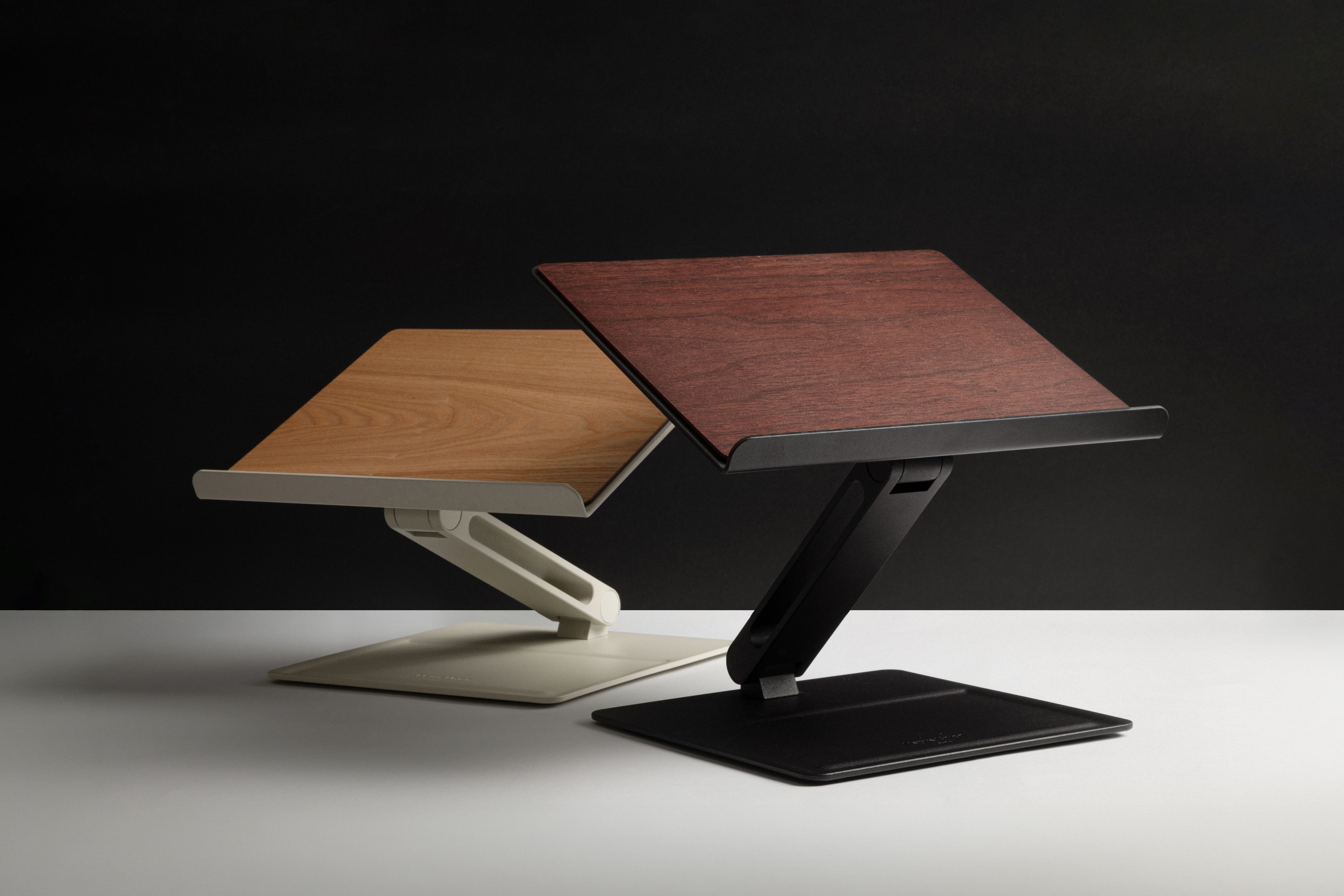 Два кольори підставок Native Union Desk Wood