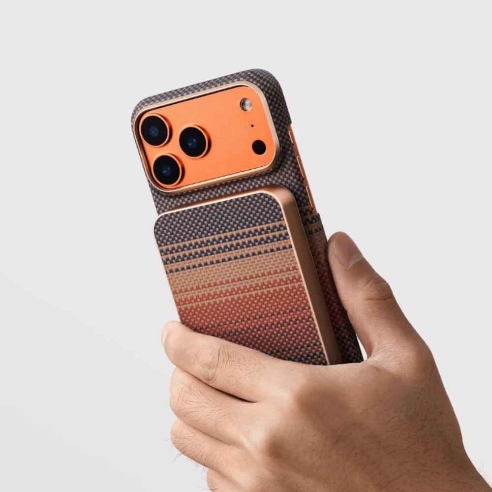 Беспроводная портативная батарея Pitaka Aramid Fiber Qi2 10000mAh Sunset из арамидного волокна, магнитно закрепленная на задней панели смартфона iPhone