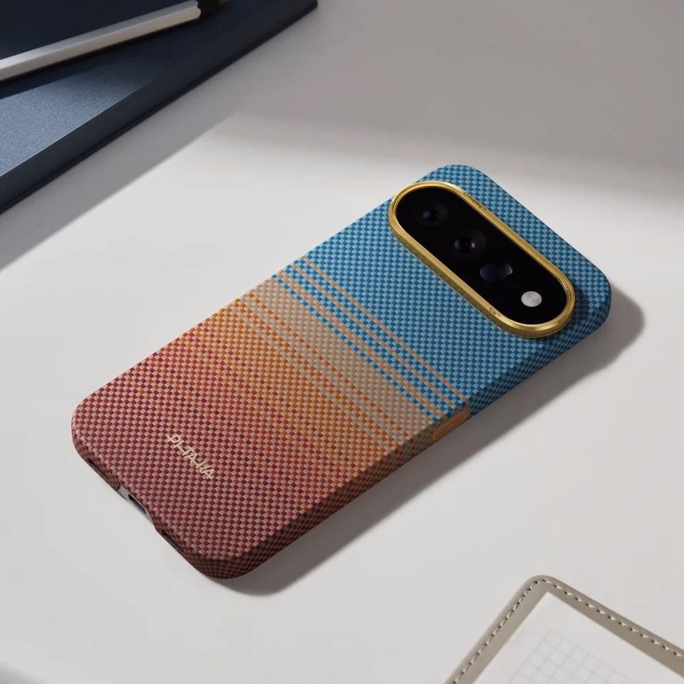 Google Pixel 11 у чохлі Pitaka Edge Ultra-Slim на столі California Dream-01