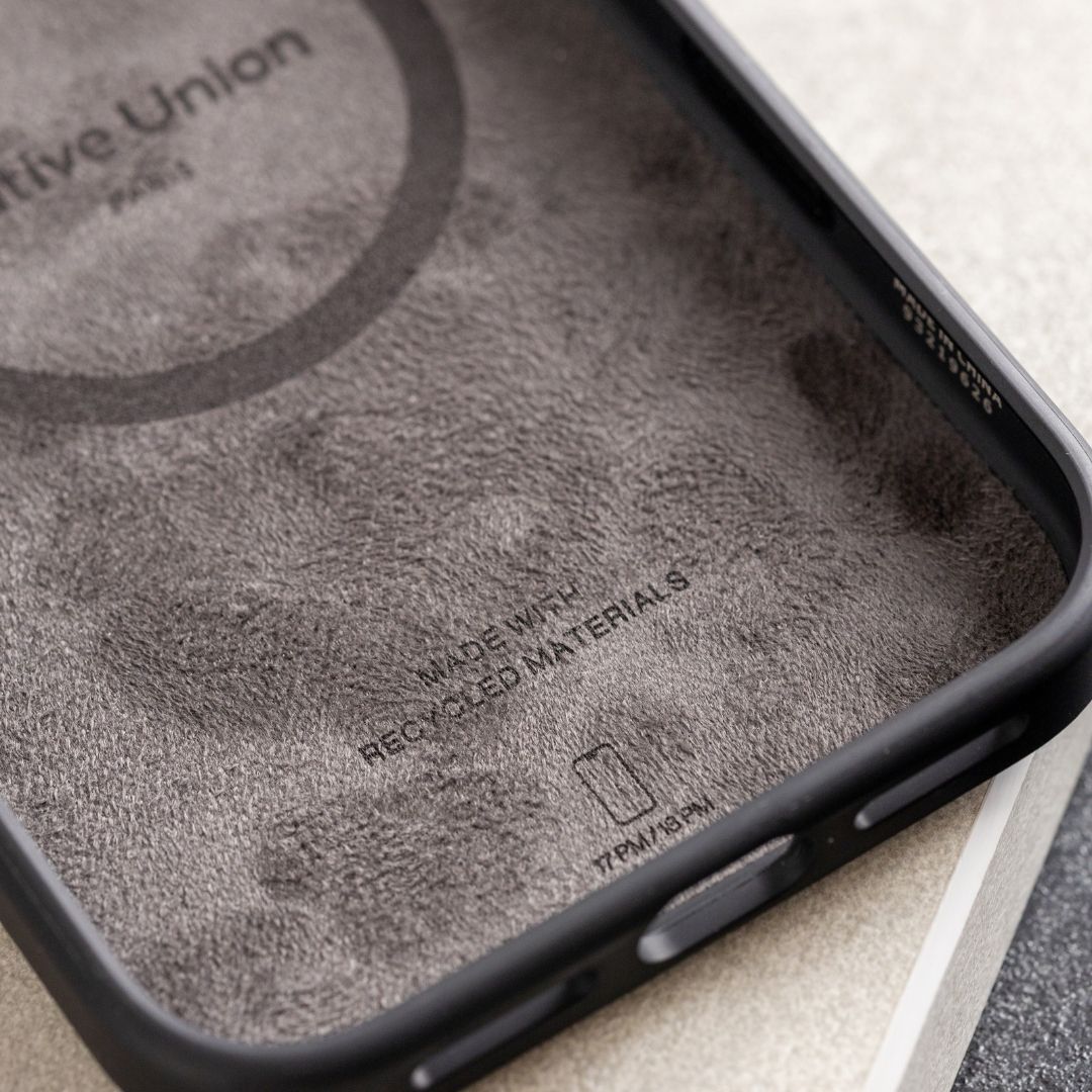 Вбудований магніт MagSafe у чохлі Native Union Active