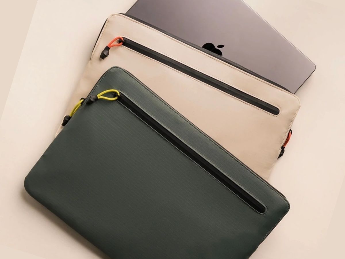 Водовідштовхувальні чохли-конверти Native Union W.F.A Sleeve для MacBook у кольорах Slate Green та SandStone