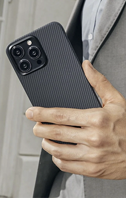 Чехлы Pitaka для iPhone