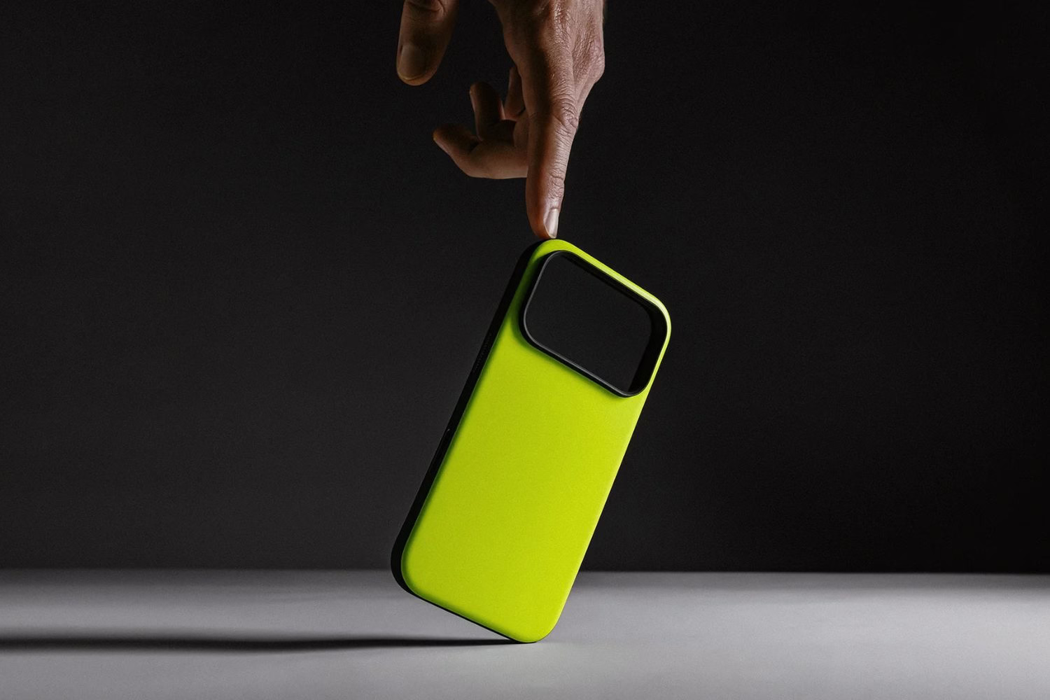 Чехол Nomad Modern Volt для iPhone 17 Pro Max - 4