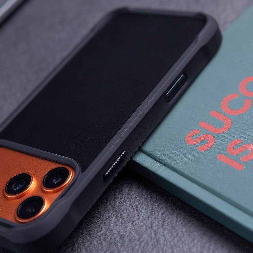 Кожаный чехол Nomad Rugged Horween Black для iPhone 17 Pro - 2