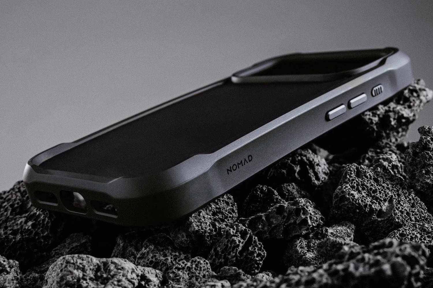 Кожаный чехол Nomad Rugged Horween Black для iPhone 17 Pro - 3