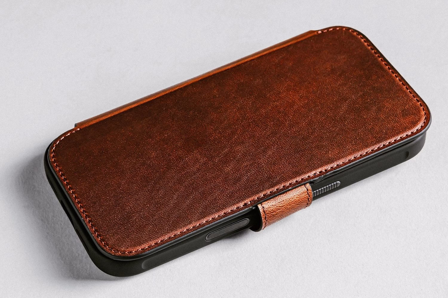 Кожаный чехол-книжка Nomad Modern Folio Horween Olde Dublin для iPhone 17 Pro - 5
