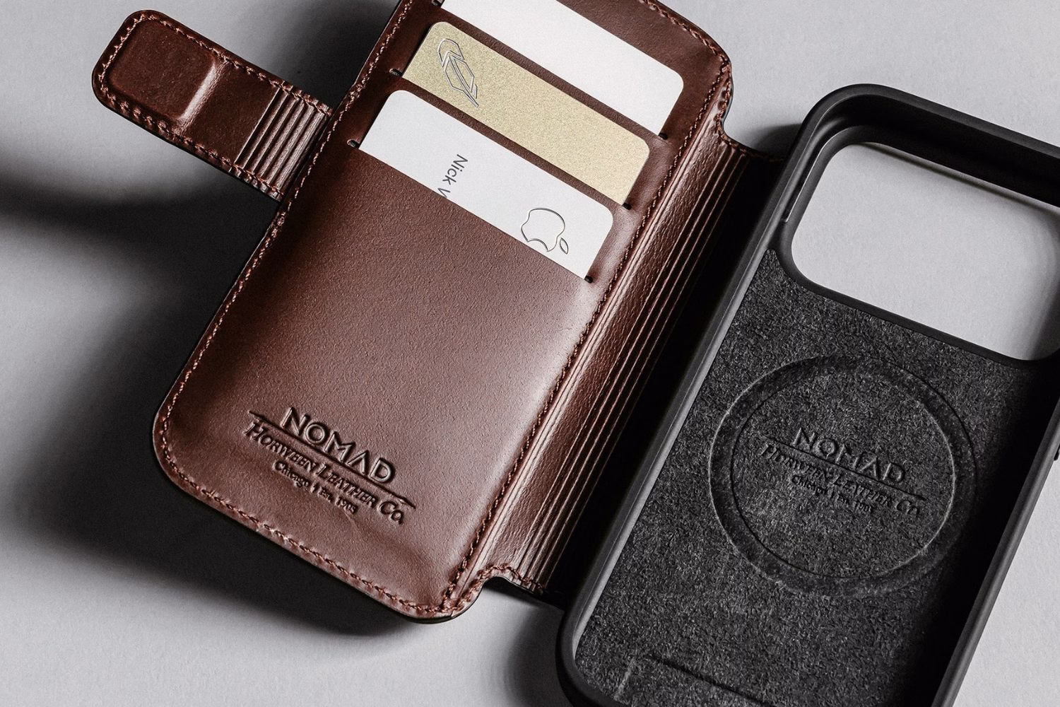 Шкіряний чохол-книжка Nomad Modern Folio Horween Rustic Brown для iPhone 17 Pro Max - 3