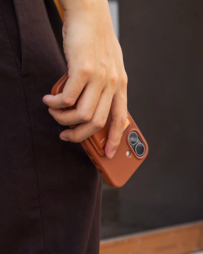 Native Union RE Classic Case